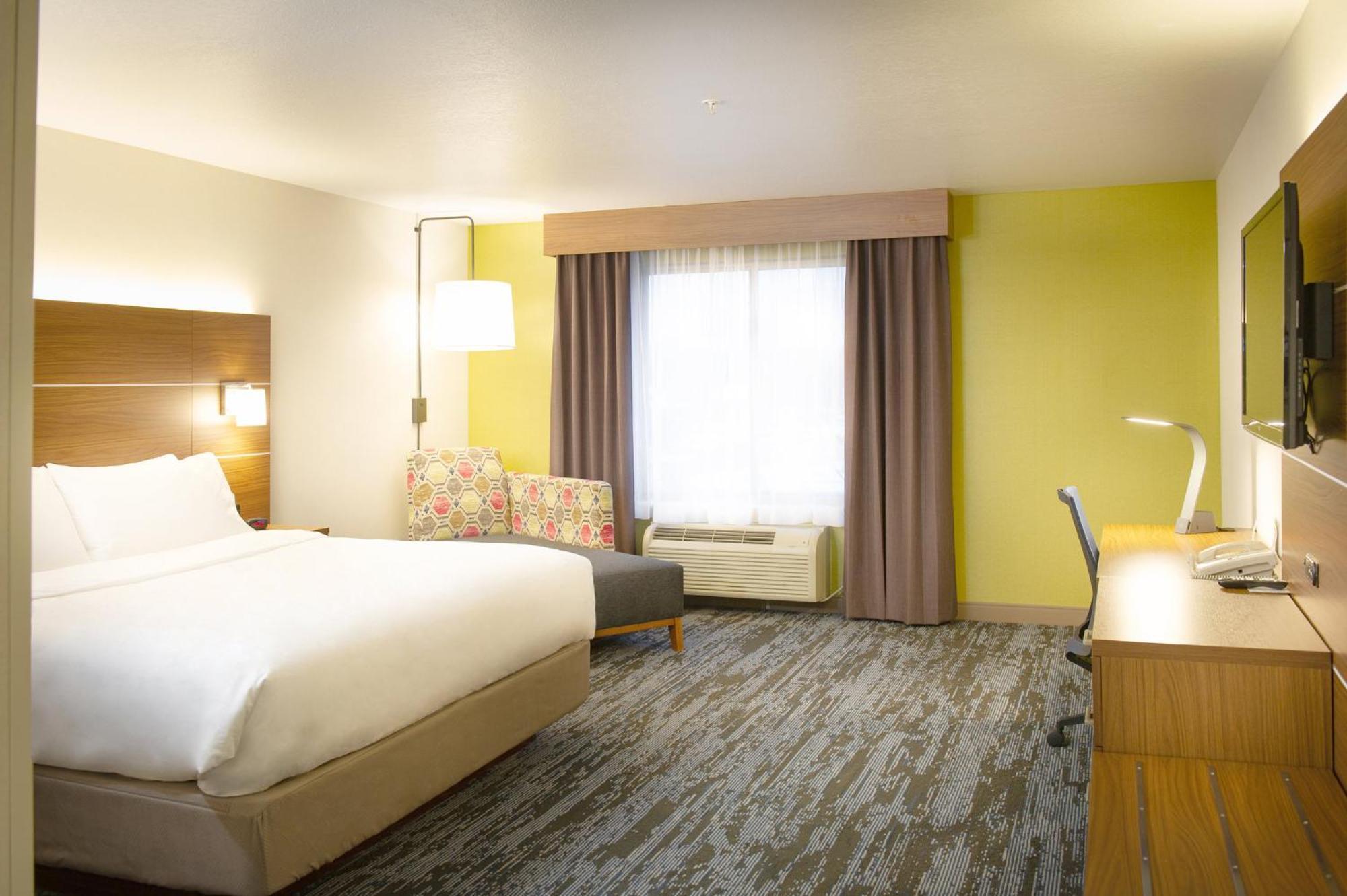 Holiday Inn Express & Suites Wausau By Ihg Weston Exterior foto