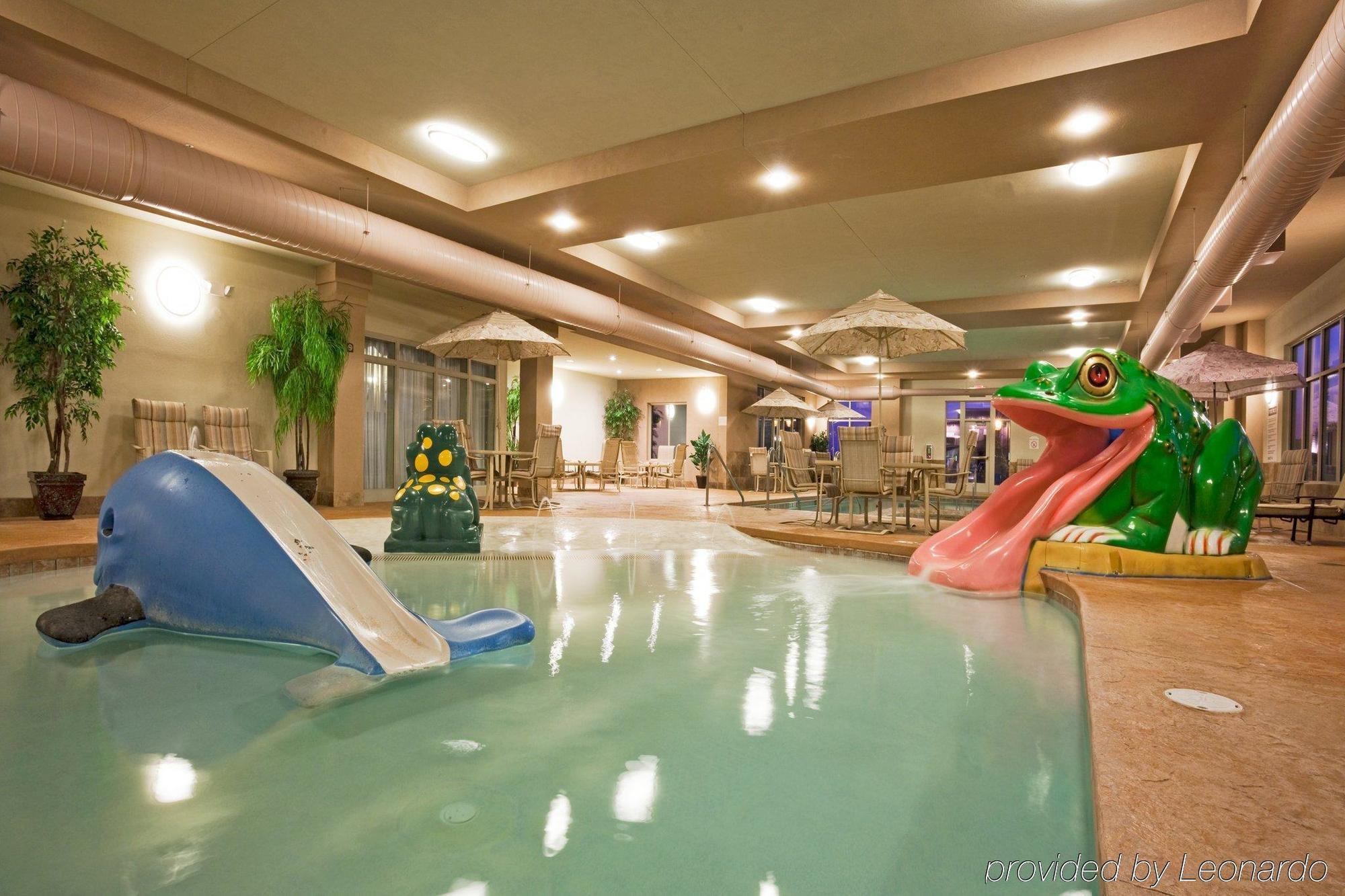 Holiday Inn Express & Suites Wausau By Ihg Weston Exterior foto