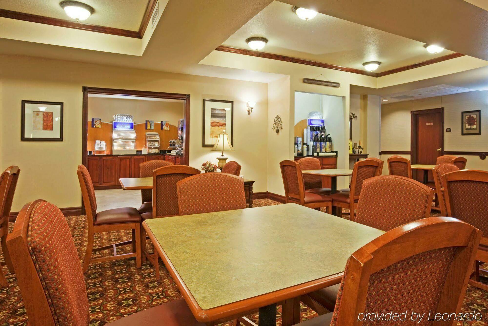 Holiday Inn Express & Suites Wausau By Ihg Weston Exterior foto