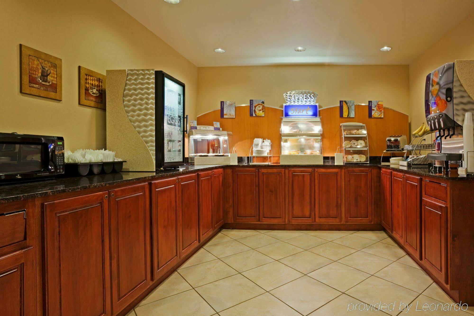 Holiday Inn Express & Suites Wausau By Ihg Weston Exterior foto